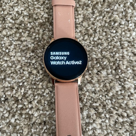 Samsung Galaxy Watch Active 2 with accessories - Picture 3 of 8